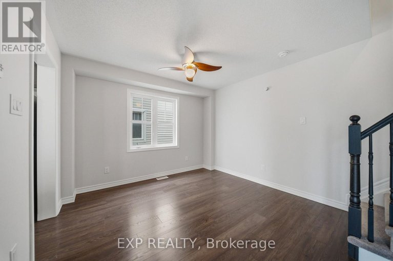 29618340/359-sweetfern-crescent/avalon-west/ottawa/ontario/K4A1A5_9