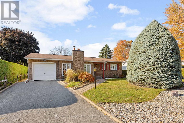 29021047/12-wynford-avenue/craig-henrywoodvale/ottawa/ontario/K2G3Z3_1