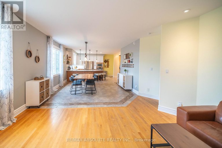 28781773/735-st-thomas-road/russell-twp/russell/ontario/K0A1W0_17