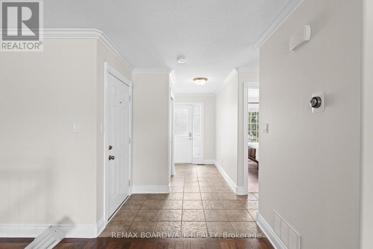 29430722/110-templeton-court/kemptville/north-grenville/ontario/K0G1J0_4