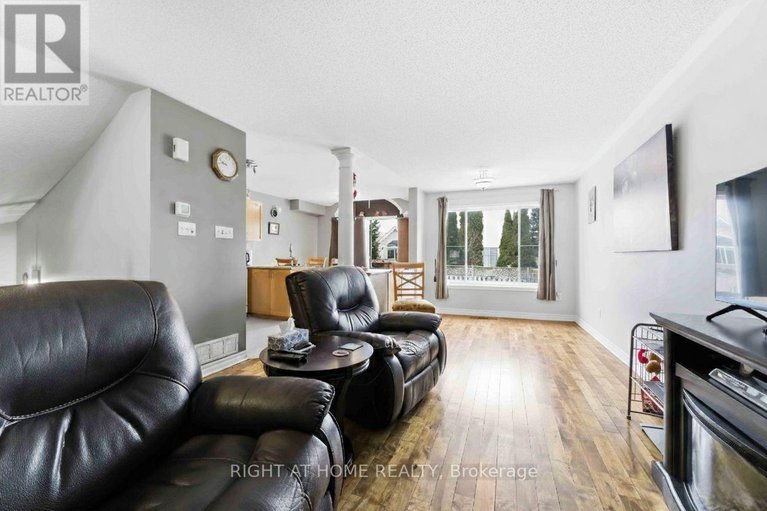 29392992/6254-sablewood-place/chapel-hill/ottawa/ontario/K1C7M5_7