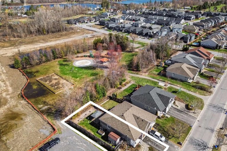 29650659/171-royal-landing-gate/north-grenville-twp-kemptville-south/north-grenville/ontario/K0G1J0_28