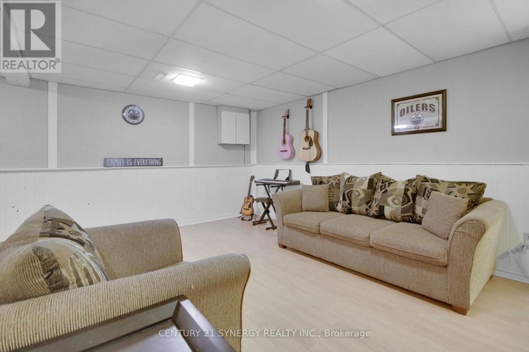 28283837/19-seabrooke-drive/glencairnhazeldean/ottawa/ontario/K2L2H8_32