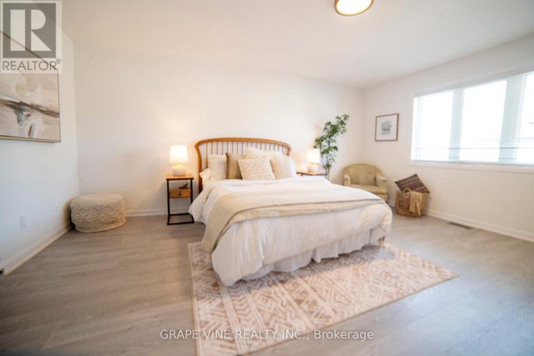 28962954/2057-caltra-crescent/half-moon-bay/ottawa/ontario/K2J6V4_30