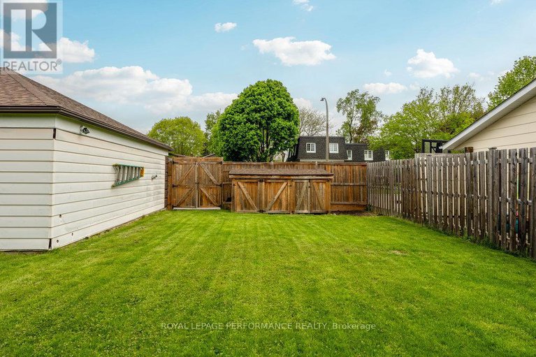 27687403/1932-marquis-avenue/ottawa/ontario/K1J8J2_42