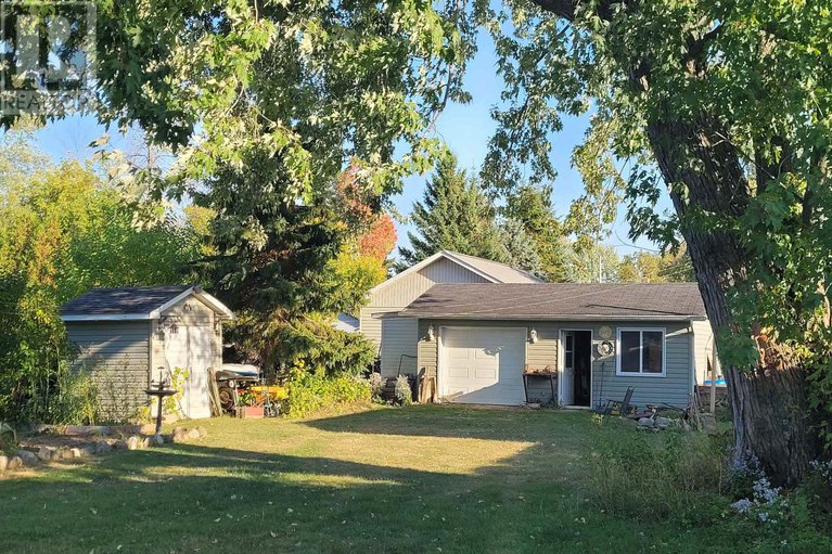 28932365/975-queen-street/lorignal/champlain/ontario/K0B1K0_23