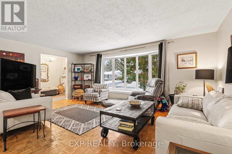 29658093/15-wedgewood-crescent/blackburn-hamlet/ottawa/ontario/K1B4B5_4