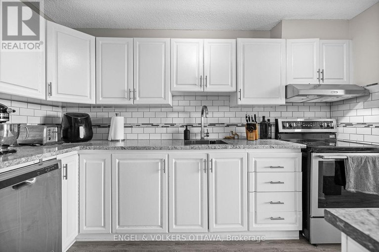 28310183/1404-665-bathgate-drive/carson-meadows/ottawa/ontario/K1K3Y4_10