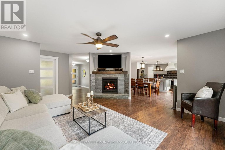 28918852/166-deerfield-drive/mcnabbraeside-twps/mcnabbraeside/ontario/K0A3L0_8
