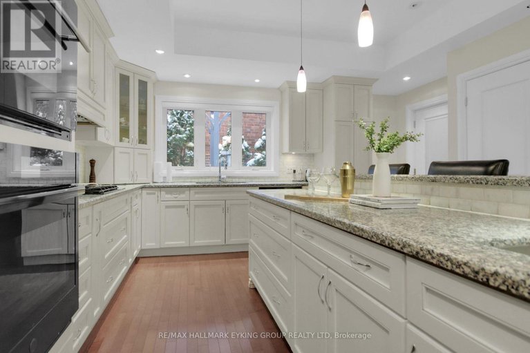 29252195/121-macdonald-street/ottawa-centregolden-triangle/ottawa/ontario/K2P1H7_16