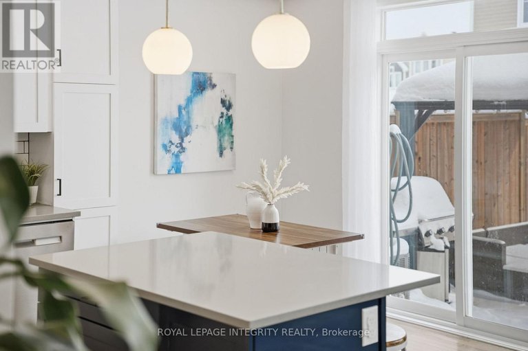 29306459/52-hackamore-crescent/goulbourn-twp-from-franktown-rdsouth-to-rideau/ottawa/ontario/K0A2Z0_10