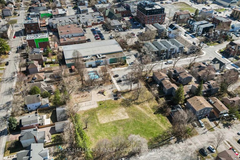 29642519/330-winona-avenue/westboro-south/ottawa/ontario/K1Z5H4_49