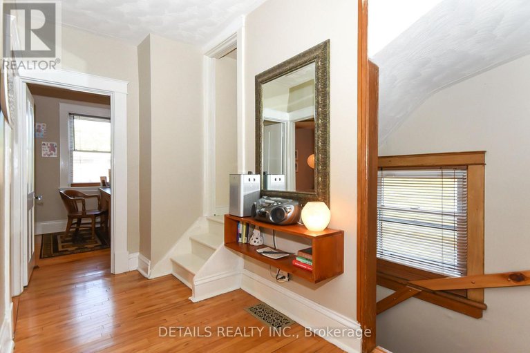 28517334/1282-thames-street/carlington/ottawa/ontario/K1Z7N4_21