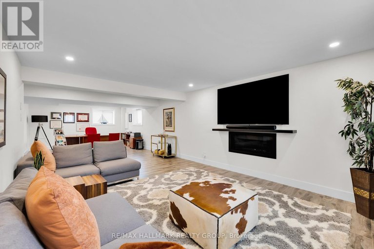 29577966/1976-lenester-avenue/mckellar-heightsglabar-park/ottawa/ontario/K2A1J9_43