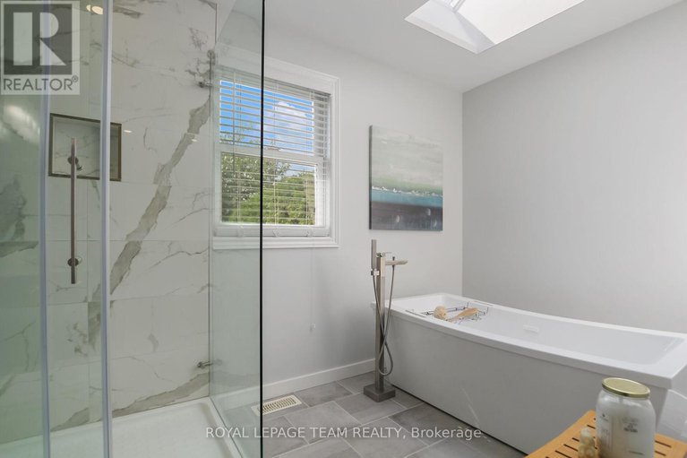 28617352/7-albury-crescent/stittsville-central/ottawa/ontario/K2S1G7_27