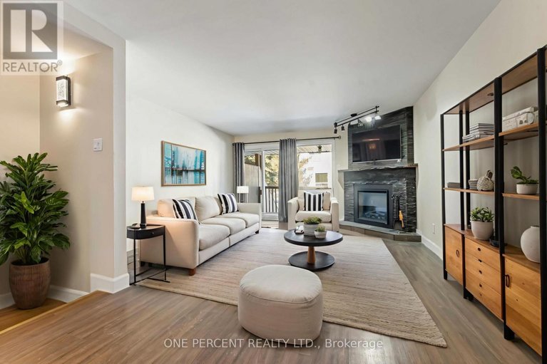 29514988/a-6643-bilberry-drive/convent-glen-north/ottawa/ontario/K1C4N5_3