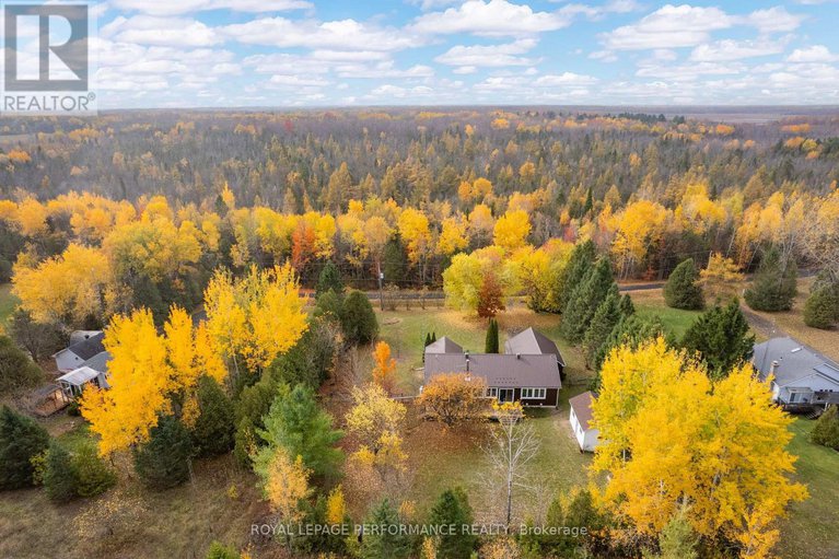 29148210/3781-delorme-crescent/north-glengarry-kenyon-twp/north-glengarry/ontario/K0C1A0_45