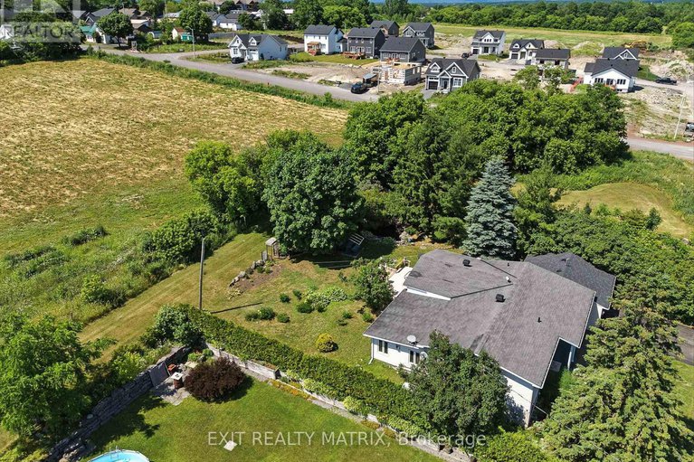 28525668/26-farmers-avenue/vankleek-hill/champlain/ontario/K0B1R0_33