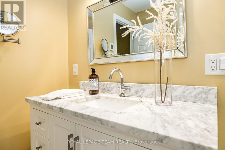 28910635/5239-mclean-crescent/manotick-long-island-nicholls-island/ottawa/ontario/K4M1G1_31