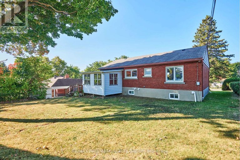 28890244/23-elvina-street/cardinal-heights/ottawa/ontario/K1J7L2_23
