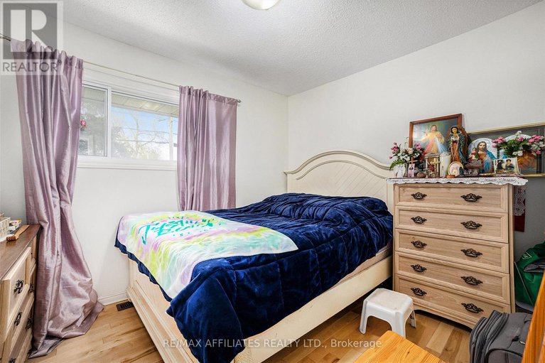 29090719/6208-renaud-road/mer-bleuebradley-estatesanderson-park/ottawa/ontario/K1W0L1_12