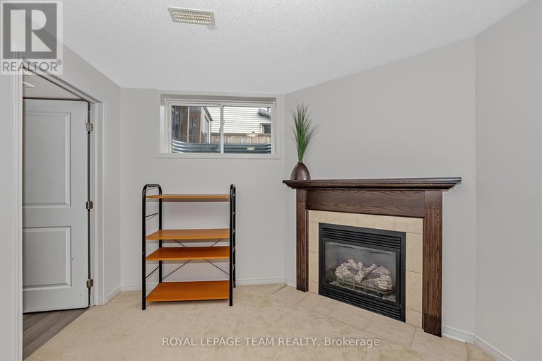 28967262/430-haresfield-court/riverside-southgloucester-glen/ottawa/ontario/K4M0B6_37