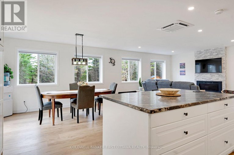 29065809/946-french-line-road/lanark-highlands-darling-twp/lanark-highlands/ontario/K0G1K0_13