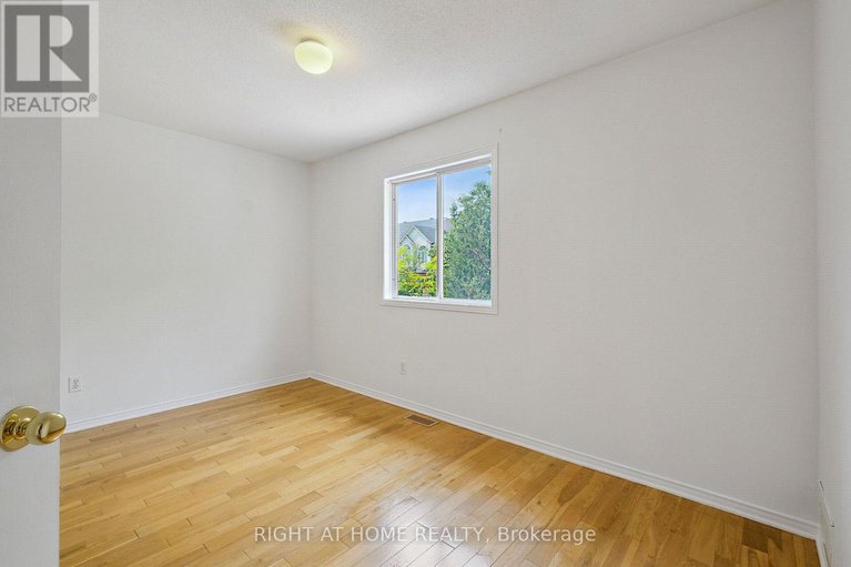 28485638/5119-lerner-way/beacon-hill-south/ottawa/ontario/K1J1B3_36