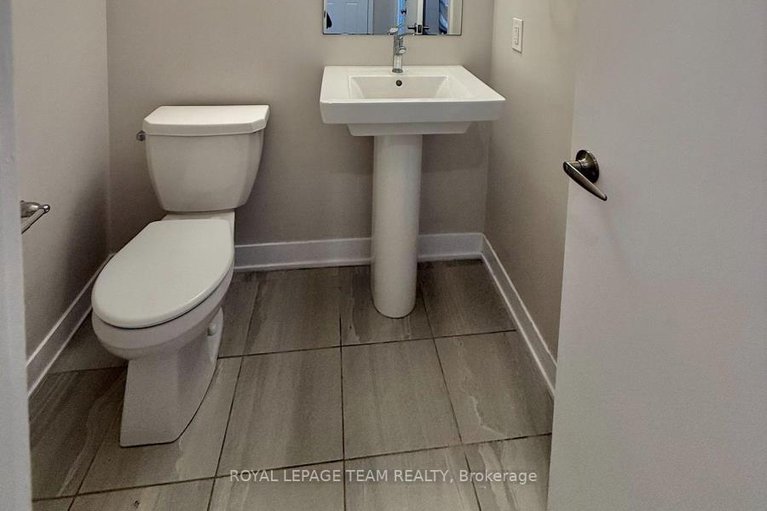 29028523/303-canadensis-lane/half-moon-bay/ottawa/ontario/K2J6X8_18