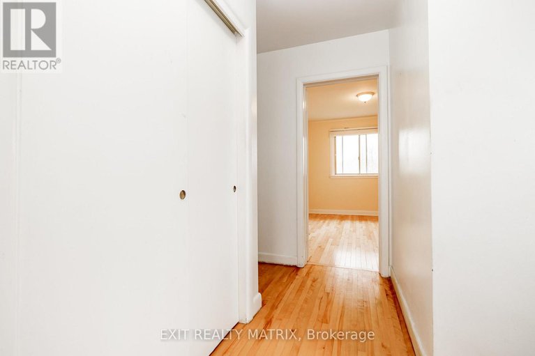 29077893/426-apple-tree-lane/viscount-alexander-park/ottawa/ontario/K1K2R6_28