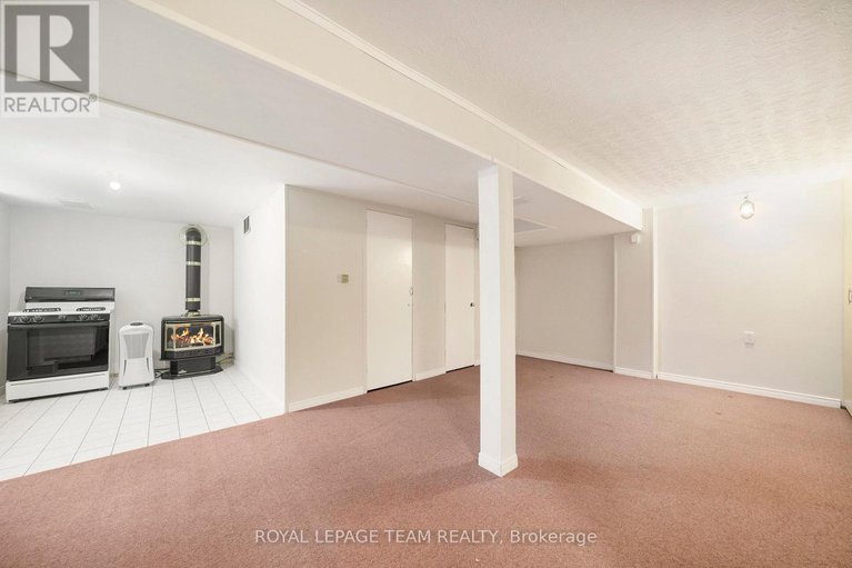 28567254/367-ravenhill-avenue/mckellarhighland/ottawa/ontario/K2A0J5_25