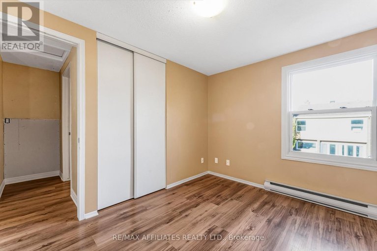 28882637/2101-eric-crescent/pineview/ottawa/ontario/K1B4P5_12