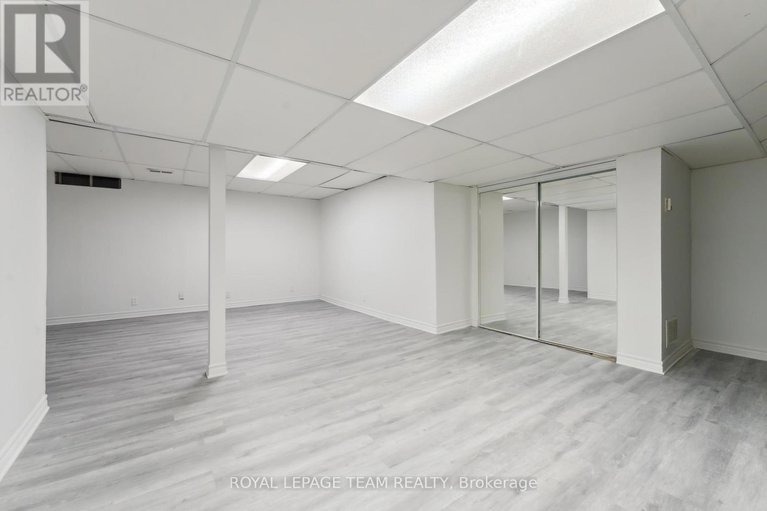 28512165/6351-st-louis-drive/hiawatha-parkconvent-glen/ottawa/ontario/K1C2X9_35