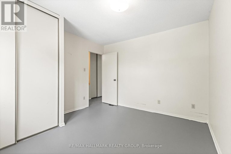 28586632/55-river-garden-private/mooneys-bayriverside-park/ottawa/ontario/K1V1M8_22