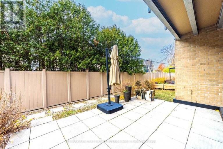 29121263/106-682-churchill-avenue-n/laurentianview/ottawa/ontario/K1Z5G5_33