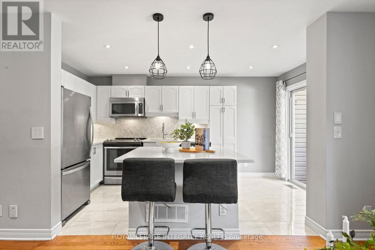 28881072/12-sonata-place/riverview-park/ottawa/ontario/K1G6H2_12