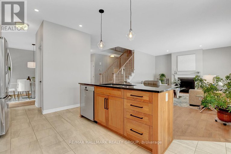 28598405/594-baie-des-castors-street/camelot/ottawa/ontario/K4A1E8_15