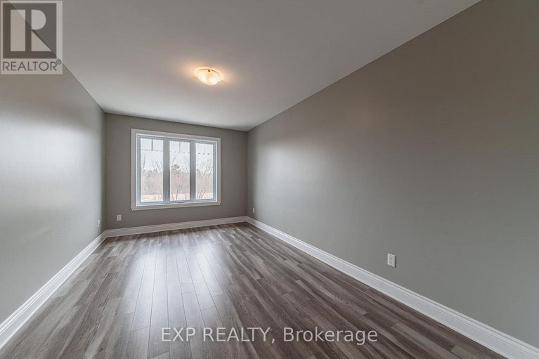 29585547/285-306-masters-lane/town-of-rockland/clarence-rockland/ontario/K4K0L3_11