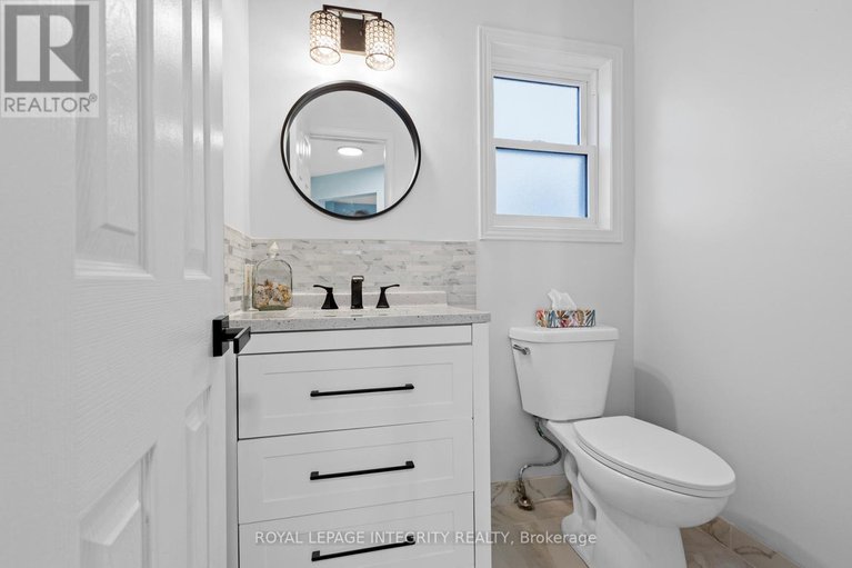 29176562/11-royal-field-crescent/longfields/ottawa/ontario/K2J4G1_17