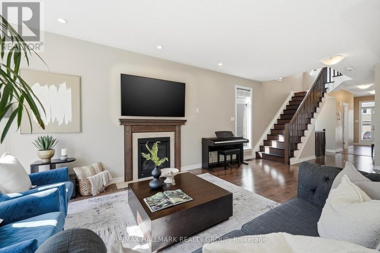 29461152/570-baie-des-castors-street/camelot/ottawa/ontario/K4A0Y7_9