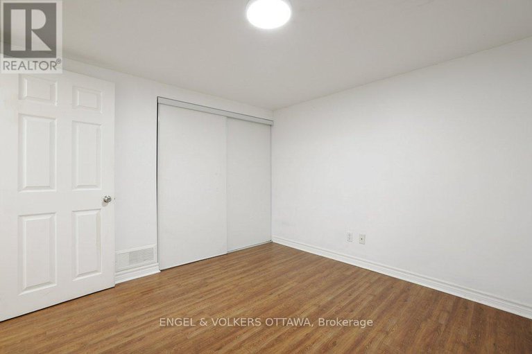 28561500/919-bermuda-avenue/carson-meadows/ottawa/ontario/K1K0V8_24