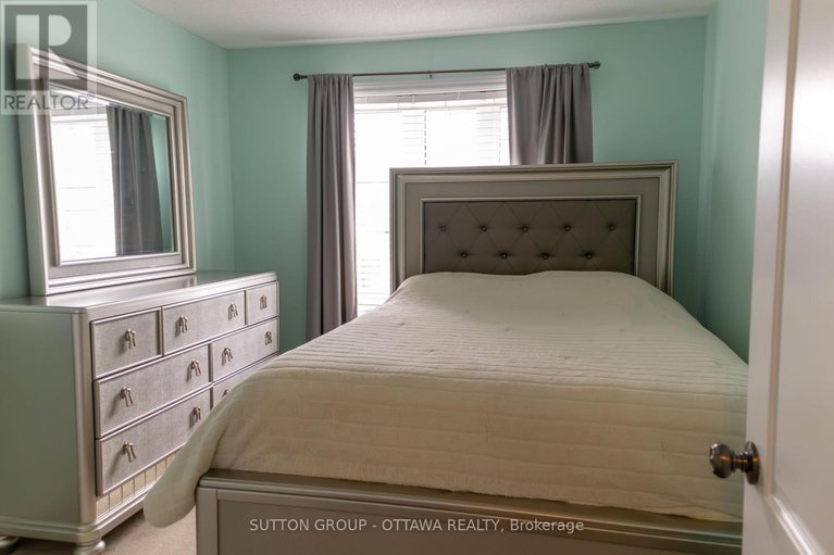 28230051/654-moorpark-avenue/emerald-meadowstrailwest/ottawa/ontario/K2M0H8_17
