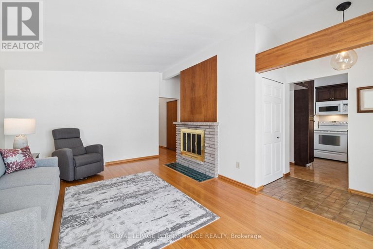 29578731/1989-michigan-avenue/urbandale-acres/ottawa/ontario/K1H6Y1_9