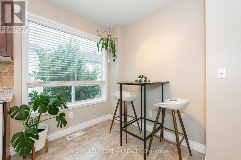 28579289/126-wharhol-private/westcliffe-estates/ottawa/ontario/K2H1G6_17