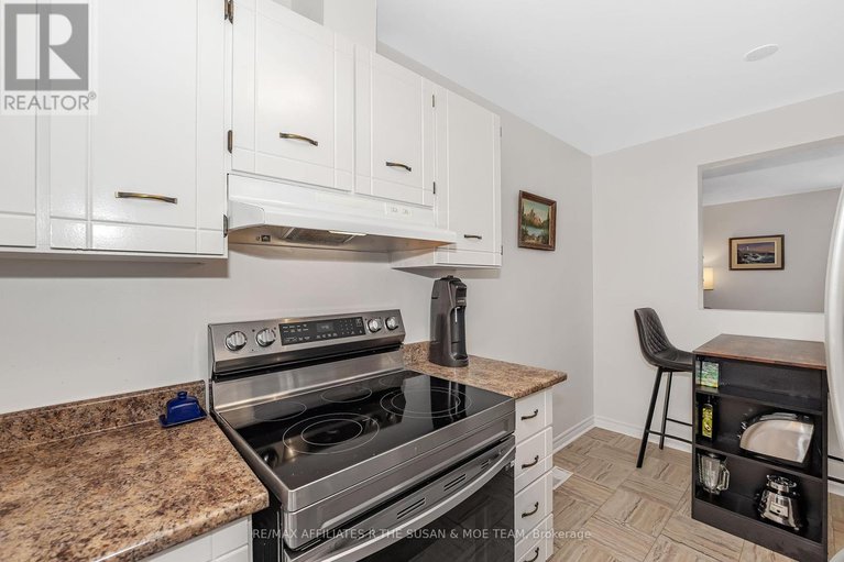 28555719/46-stokes-crescent/glencairnhazeldean/ottawa/ontario/K2L2Z4_17