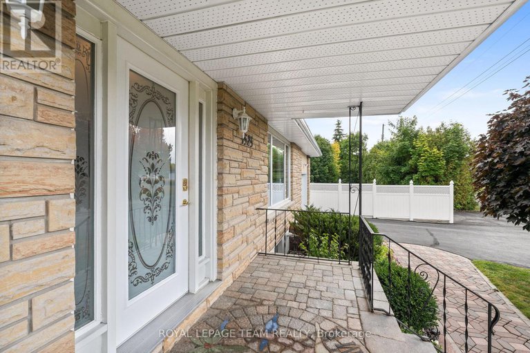 28926247/1525-valmarie-avenue/carleton-heights/ottawa/ontario/K2C1V7_4