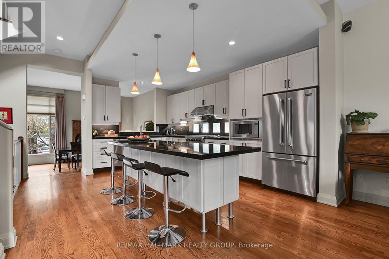 29674266/481-melbourne-avenue/mckellarhighland/ottawa/ontario/K2A1W4_6