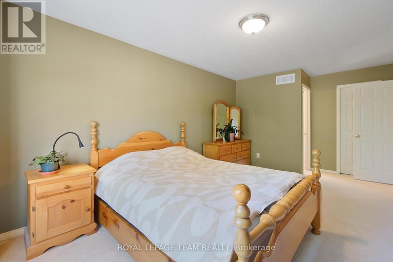 28427470/2885-brigham-way/upper-hunt-club/ottawa/ontario/K1T3Y8_31