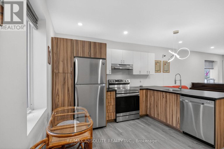 29171817/147-longpre-street/vanier/ottawa/ontario/K1L7J5_10