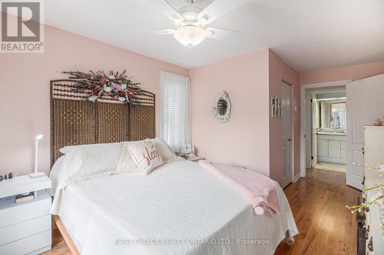28682258/209-1810-marsala-crescent/fallingbrookpineridge/ottawa/ontario/K4A2E9_14